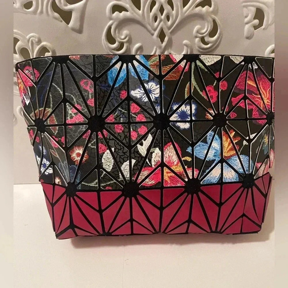 EMILIO PEPE bag unique each piece outed perfectly An eye-catching cutout pattern - Picture 1 of 15
